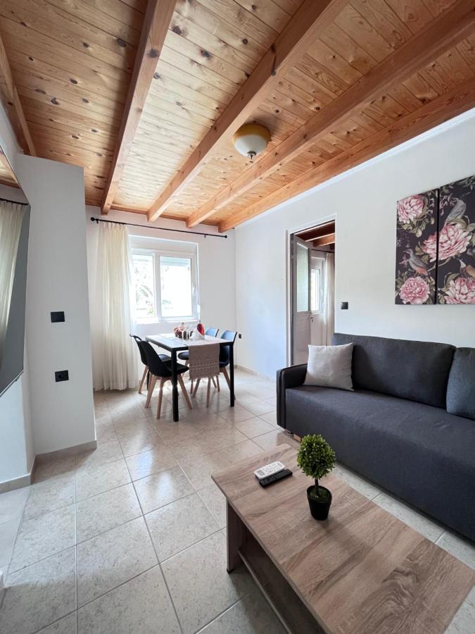 Kosaris Cottage Zipárion Exteriér fotografie